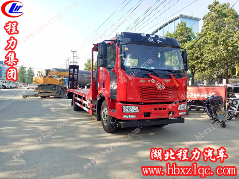 “神奇連山海，浪漫接云港”--湖北程力專用汽車有限公司解放J6平板運(yùn)輸車投入連云港經(jīng)濟(jì)建設(shè)中