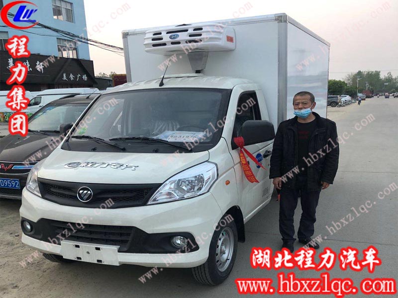 程力集團(tuán)送車師傅準(zhǔn)備出發(fā)，馬上開往客戶所在地四川西昌