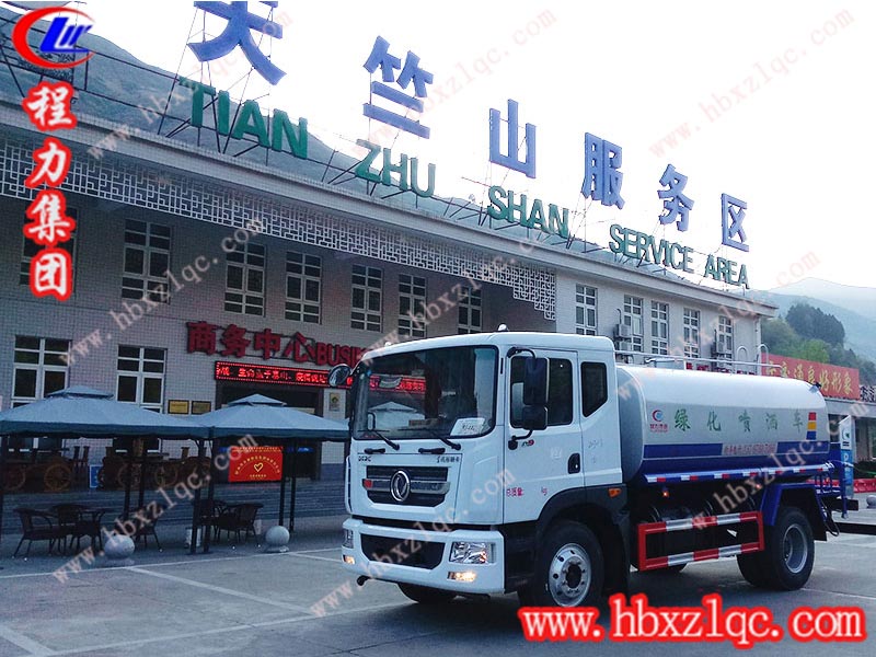 遙遠(yuǎn)的新疆，您的東風(fēng)D9多功能綠化灑水車我們送來(lái)了