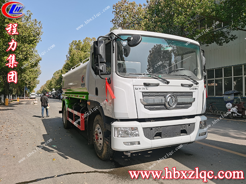 二月的天氣似六月，吉林客戶來程力集團(tuán)自提東風(fēng)D9灑水車