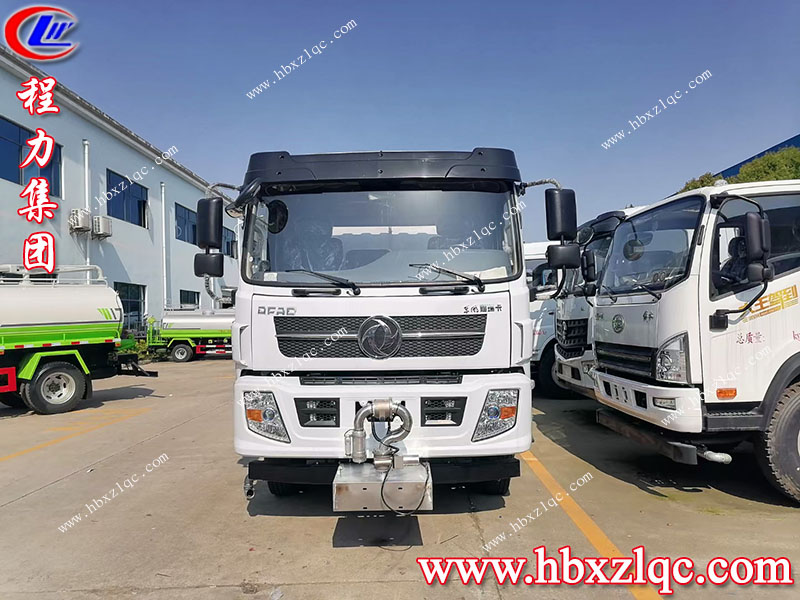 春暖花開，程力集團(tuán)東風(fēng)福瑞卡12方灑水車奔你而來！