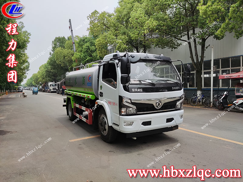 程力集團(tuán)灑水車遠(yuǎn)近聞名，襄陽客戶來廠提車！