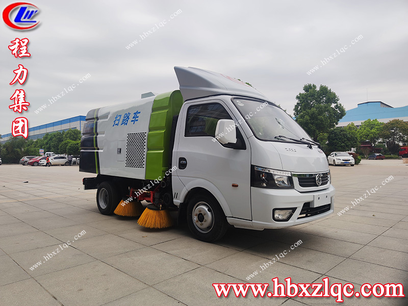 程力集團(tuán)東風(fēng)途逸掃路車，C證即可駕駛，再也不用為找司機(jī)而煩惱啦！